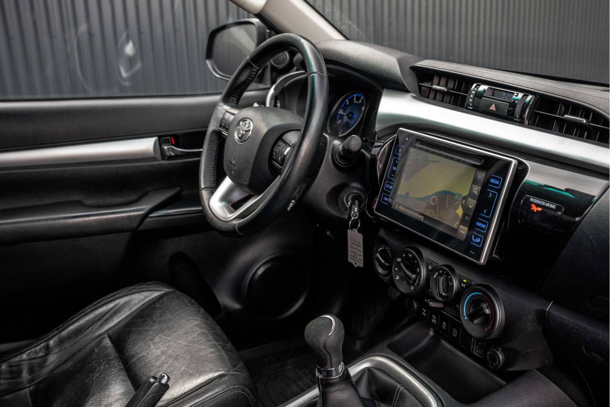 Toyota Hilux Toyota HiLux 2.4 D 4WD | 4×4 | 150 PK | Camera | Cruise | Airco | Leder interieur | Trekhaak