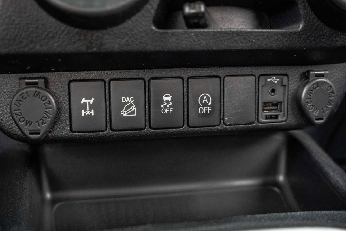 Toyota Hilux Toyota HiLux 2.4 D 4WD | 4×4 | 150 PK | Camera | Cruise | Airco | Leder interieur | Trekhaak