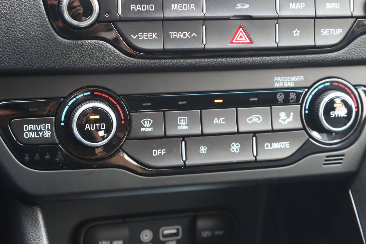 Kia Niro Kia Niro 1.6 GDi Hybrid BusinessLine | origineel NL | ACC | Camera | Leder | Trekhaak |