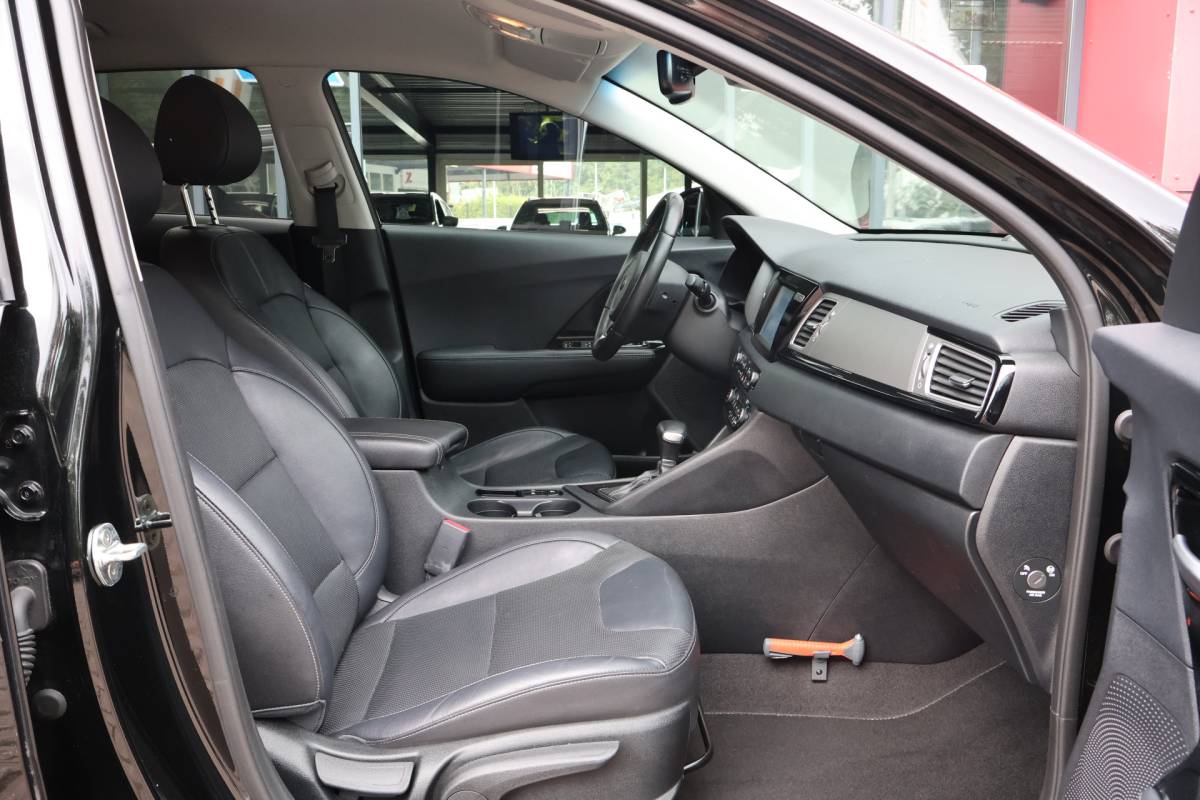 Kia Niro Kia Niro 1.6 GDi Hybrid BusinessLine | origineel NL | ACC | Camera | Leder | Trekhaak |