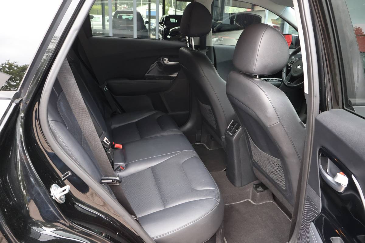 Kia Niro Kia Niro 1.6 GDi Hybrid BusinessLine | origineel NL | ACC | Camera | Leder | Trekhaak |