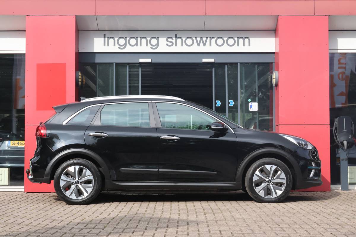 Kia e-Niro Kia e-Niro DynamicLine 64 kWh | origineel NL | SoH 100% | ACC | Camera | Trekhaak |