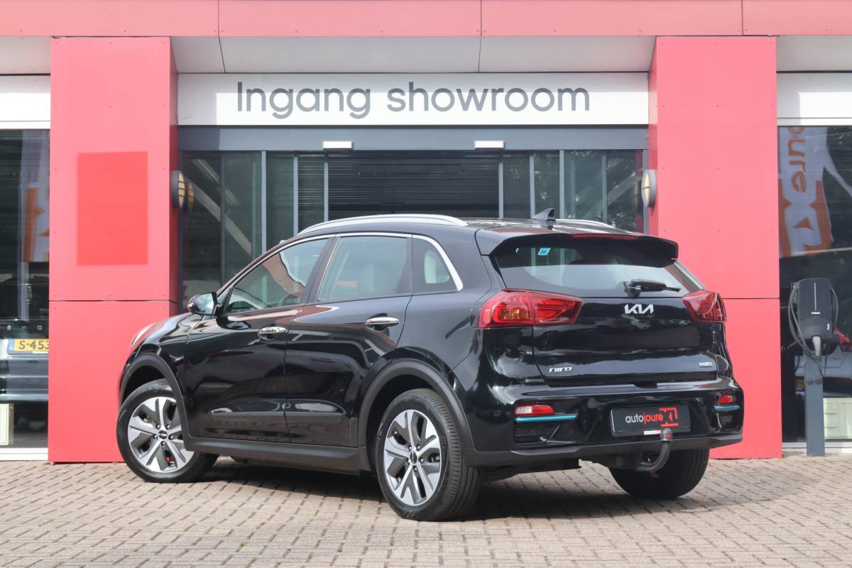 Kia e-Niro Kia e-Niro DynamicLine 64 kWh | origineel NL | SoH 100% | ACC | Camera | Trekhaak |