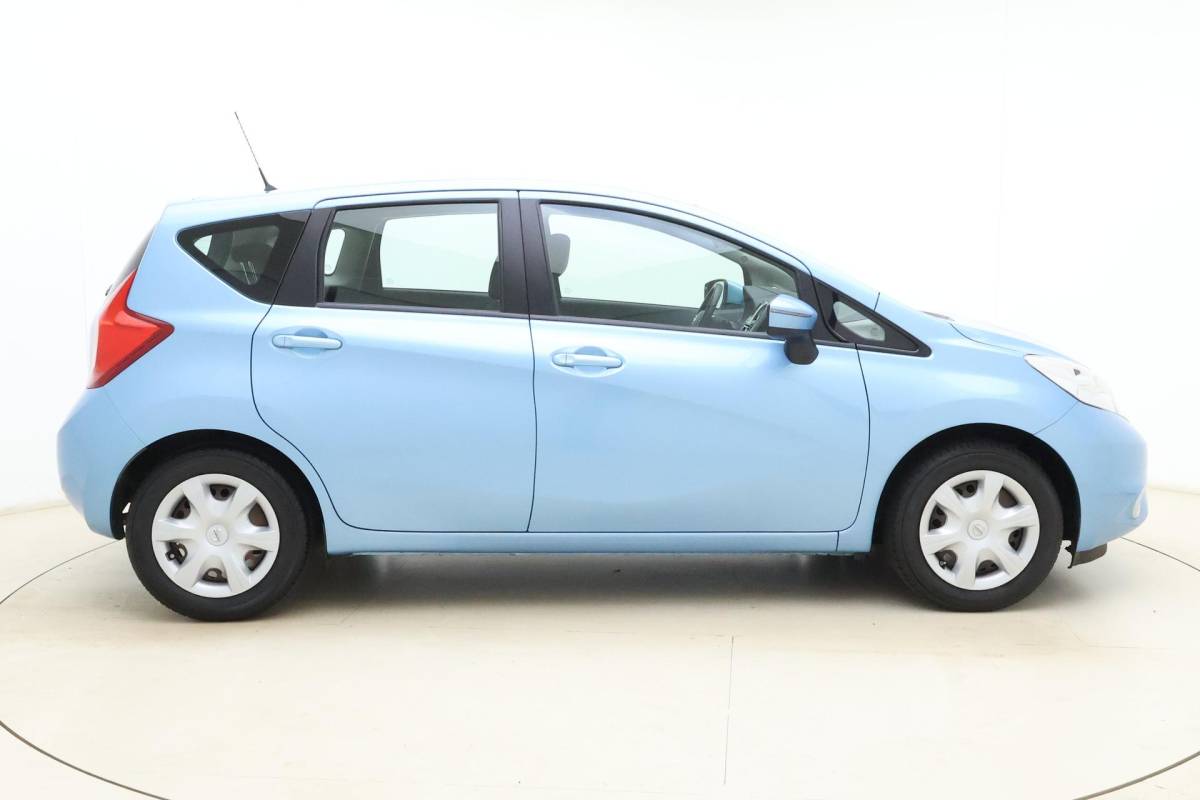 Nissan Note Nissan Note 1.2 16v 80pk Acenta | Airco | Bluetooth | Centrale vergrendeling | Elektrische ramen | Radio/CD-speler | Lage KM-stand | Keurige auto