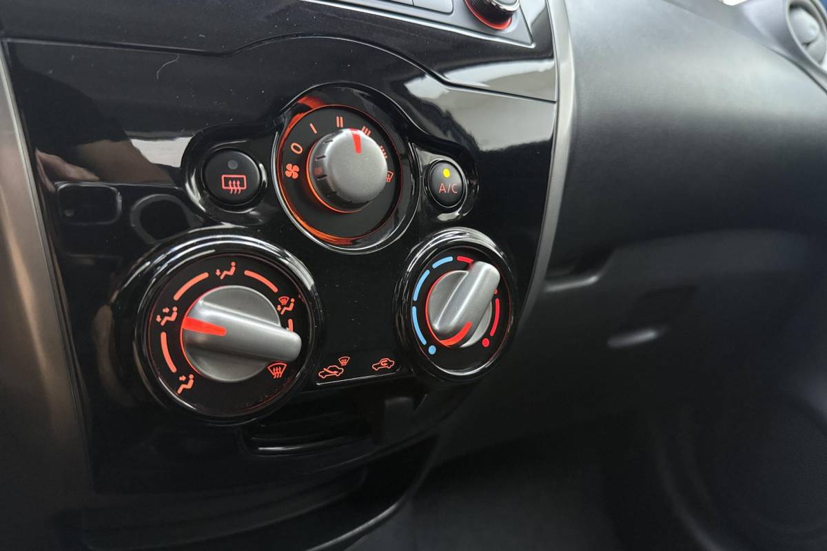 Nissan Note Nissan Note 1.2 16v 80pk Acenta | Airco | Bluetooth | Centrale vergrendeling | Elektrische ramen | Radio/CD-speler | Lage KM-stand | Keurige auto