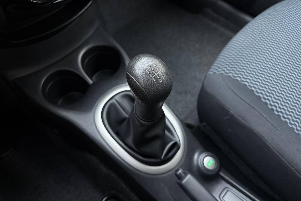 Nissan Note Nissan Note 1.2 16v 80pk Acenta | Airco | Bluetooth | Centrale vergrendeling | Elektrische ramen | Radio/CD-speler | Lage KM-stand | Keurige auto