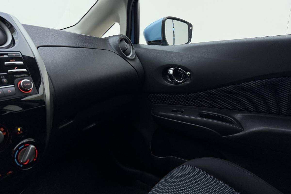 Nissan Note Nissan Note 1.2 16v 80pk Acenta | Airco | Bluetooth | Centrale vergrendeling | Elektrische ramen | Radio/CD-speler | Lage KM-stand | Keurige auto