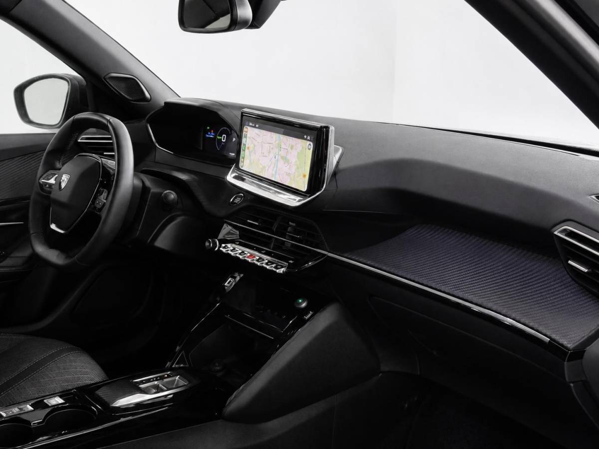 Peugeot e-2008 Peugeot e-2008 EV Allure Pack 54 kWh Navigatie by Apple Carplay Android Auto Climate Control Parkeer sensoren Cruise Control LED Koplampen
