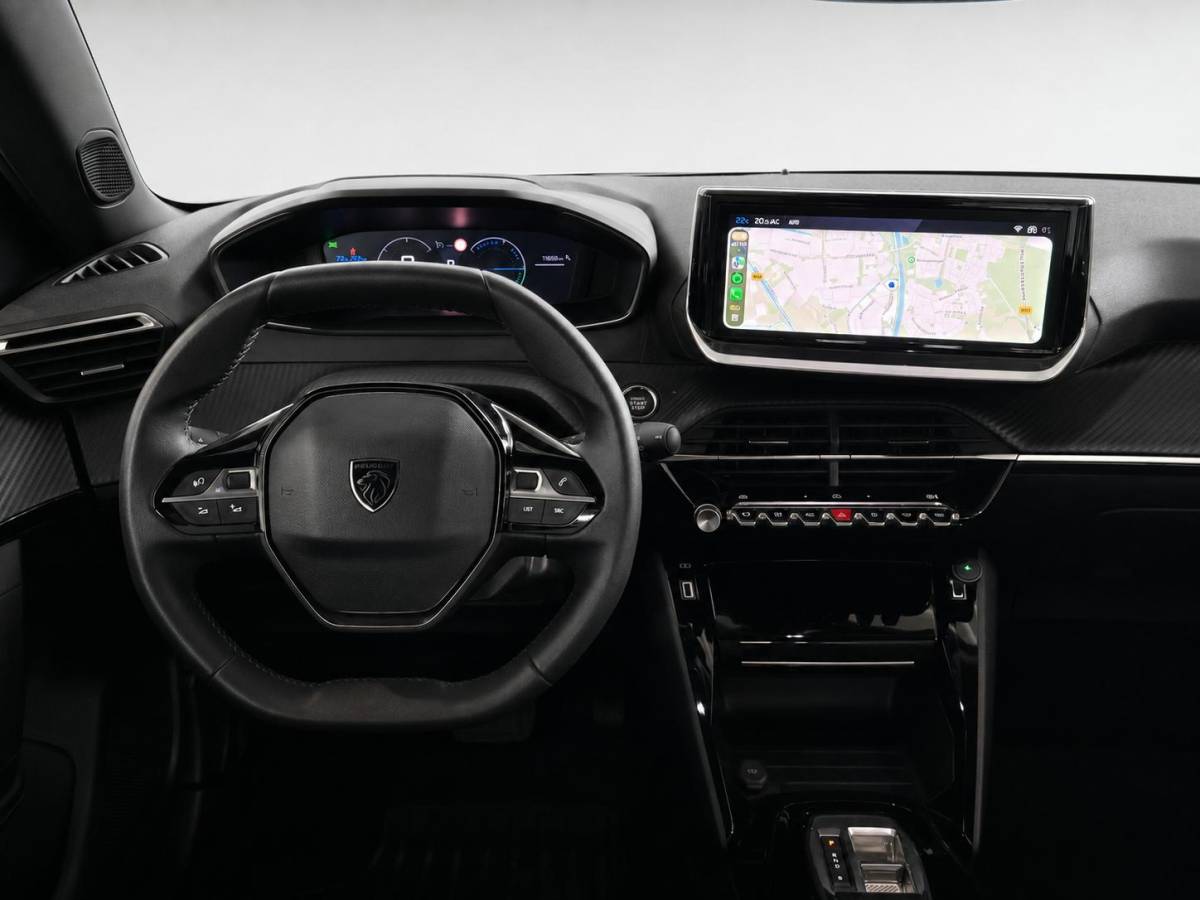 Peugeot e-2008 Peugeot e-2008 EV Allure Pack 54 kWh Navigatie by Apple Carplay Android Auto Climate Control Parkeer sensoren Cruise Control LED Koplampen
