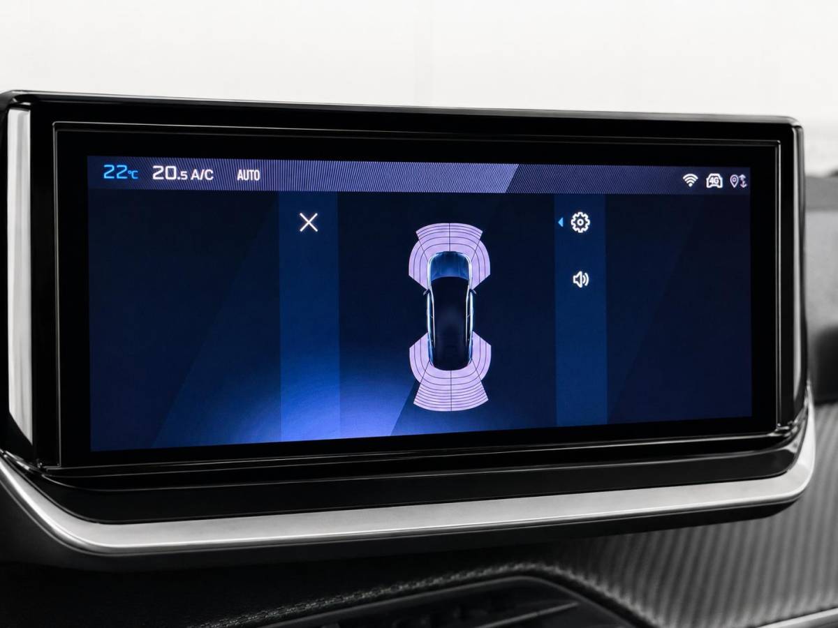 Peugeot e-2008 Peugeot e-2008 EV Allure Pack 54 kWh Navigatie by Apple Carplay Android Auto Climate Control Parkeer sensoren Cruise Control LED Koplampen