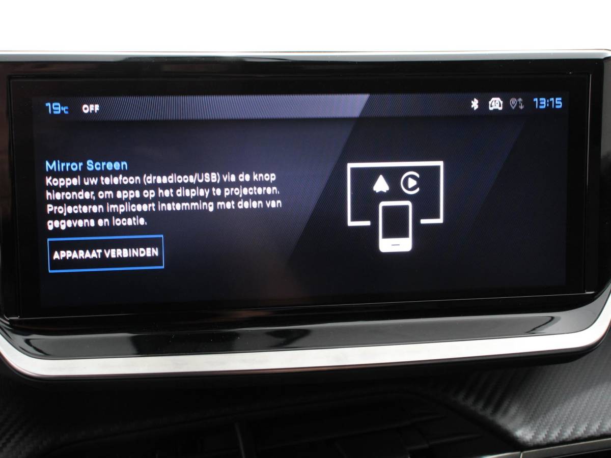 Peugeot e-2008 Peugeot e-2008 EV Allure Pack 54 kWh Navigatie by Apple Carplay Android Auto Climate Control Parkeer sensoren Cruise Control LED Koplampen