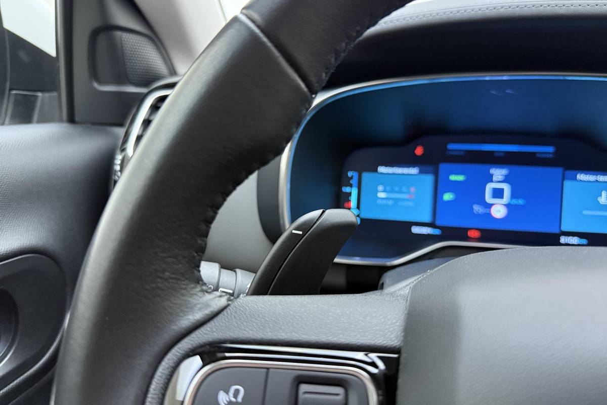 Citroën C5 Aircross Citroen C5 Aircross 1.6 Plug-in Hybrid 225pk Automaat Selection | Navigatie | Trekhaak | Achteruitrijcamera | Climate control | Cruise control | Keyless | Lage KM-stand