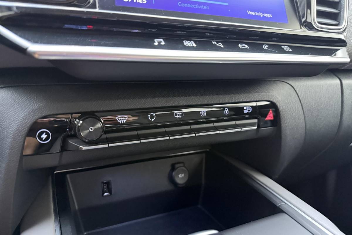 Citroën C5 Aircross Citroen C5 Aircross 1.6 Plug-in Hybrid 225pk Automaat Selection | Navigatie | Trekhaak | Achteruitrijcamera | Climate control | Cruise control | Keyless | Lage KM-stand