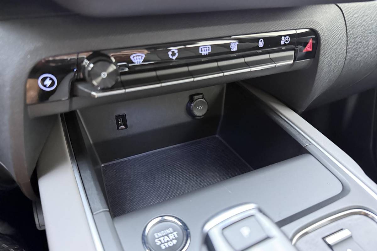 Citroën C5 Aircross Citroen C5 Aircross 1.6 Plug-in Hybrid 225pk Automaat Selection | Navigatie | Trekhaak | Achteruitrijcamera | Climate control | Cruise control | Keyless | Lage KM-stand