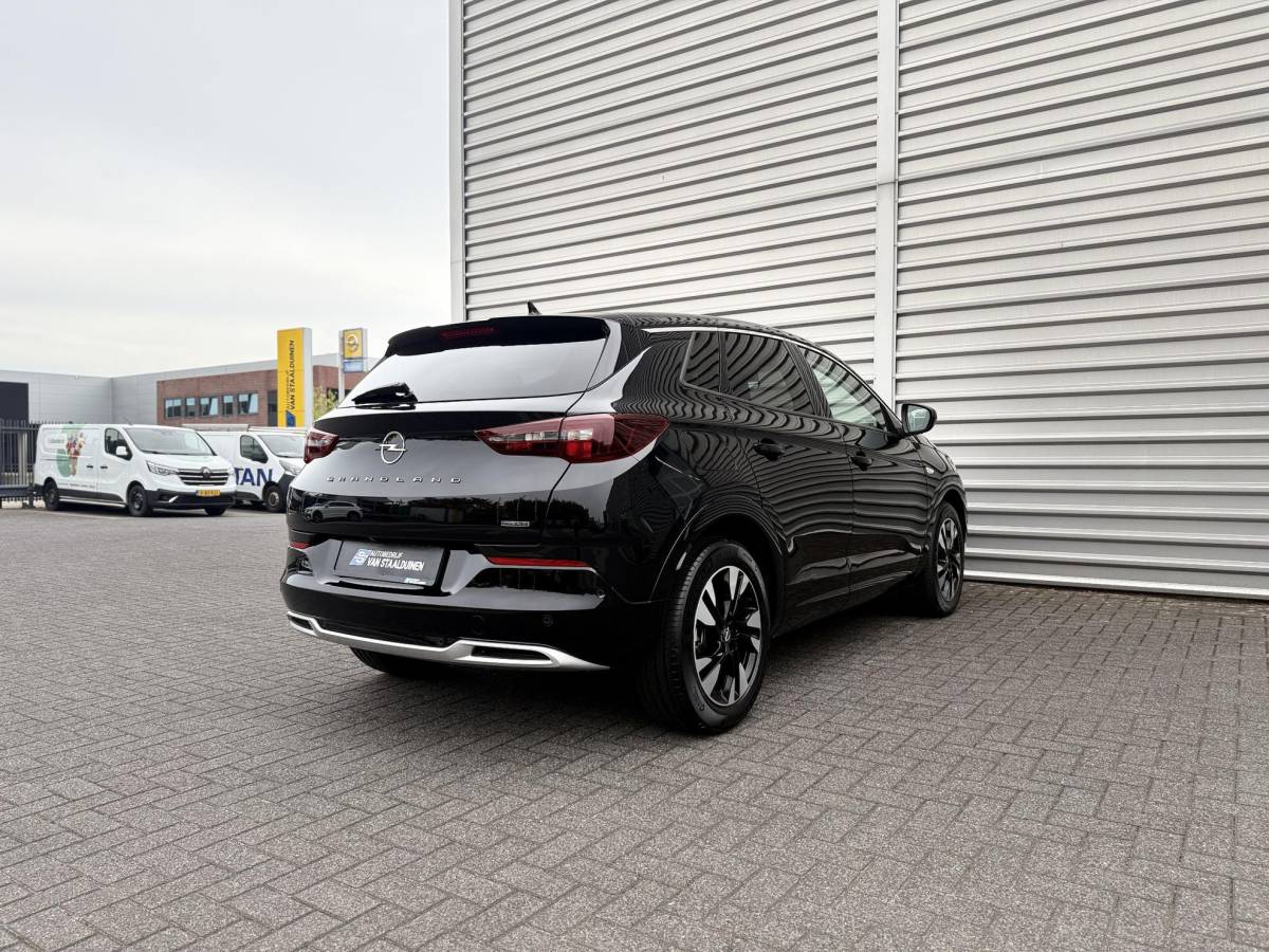 Opel Grandland Opel Grandland 1.6 Turbo Plug-In Hybrid Elegance | Lage KM STAND | Camera achter | 225 PK | Parkeersensoren voor en achter | Apple carplay | Stuurwiel verwarming | NAVI