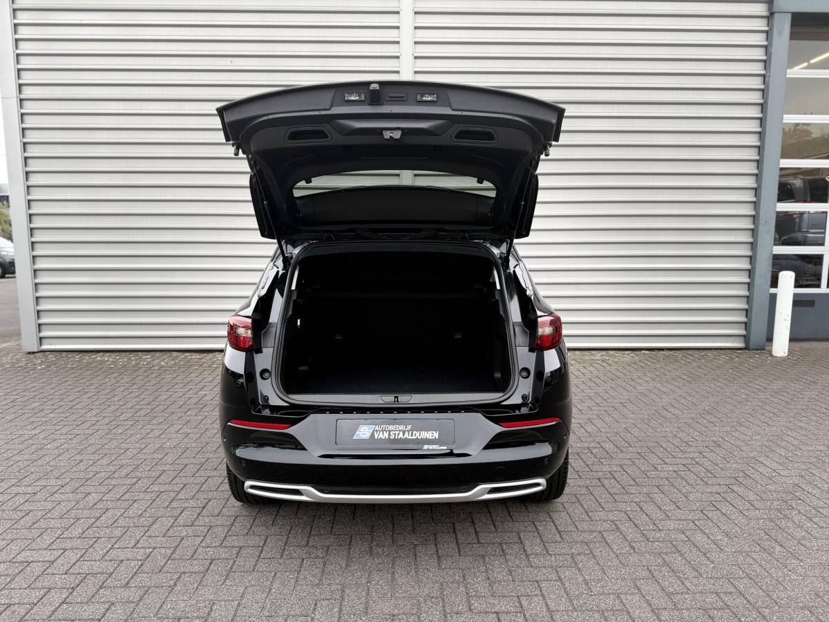 Opel Grandland Opel Grandland 1.6 Turbo Plug-In Hybrid Elegance | Lage KM STAND | Camera achter | 225 PK | Parkeersensoren voor en achter | Apple carplay | Stuurwiel verwarming | NAVI
