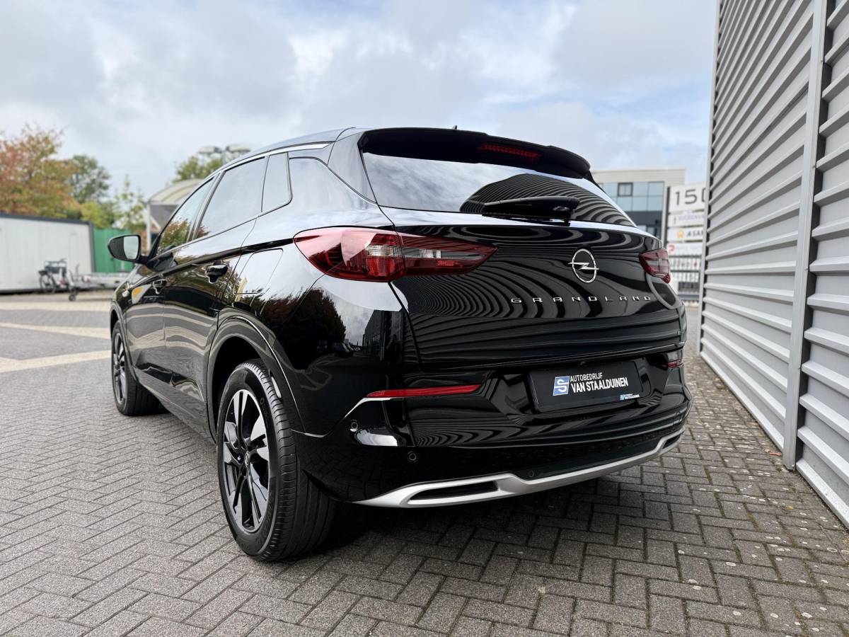 Opel Grandland Opel Grandland 1.6 Turbo Plug-In Hybrid Elegance | Lage KM STAND | Camera achter | 225 PK | Parkeersensoren voor en achter | Apple carplay | Stuurwiel verwarming | NAVI