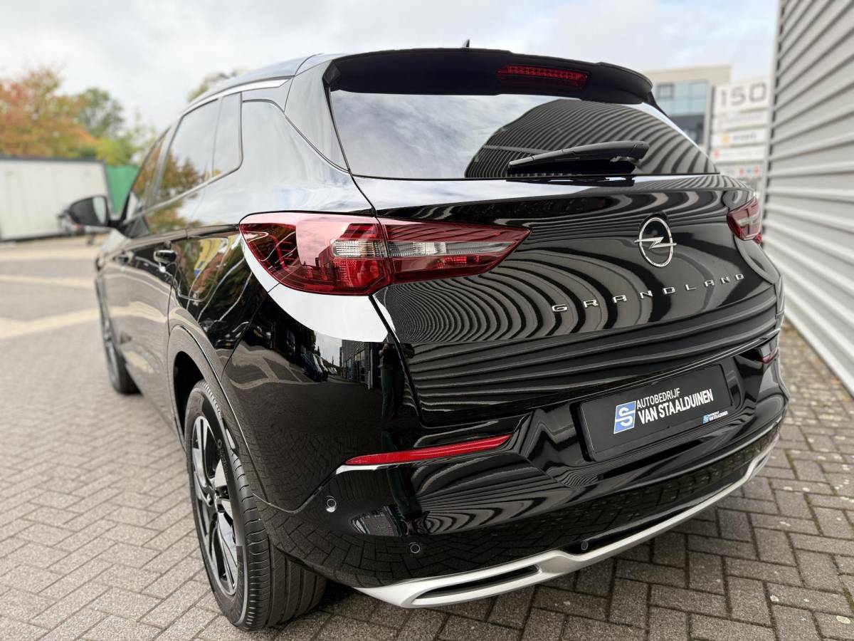 Opel Grandland Opel Grandland 1.6 Turbo Plug-In Hybrid Elegance | Lage KM STAND | Camera achter | 225 PK | Parkeersensoren voor en achter | Apple carplay | Stuurwiel verwarming | NAVI