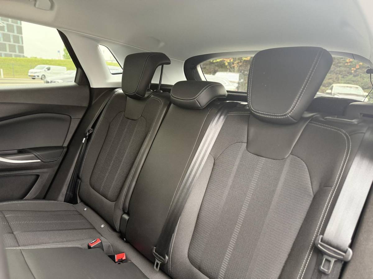 Opel Grandland Opel Grandland 1.6 Turbo Plug-In Hybrid Elegance | Lage KM STAND | Camera achter | 225 PK | Parkeersensoren voor en achter | Apple carplay | Stuurwiel verwarming | NAVI