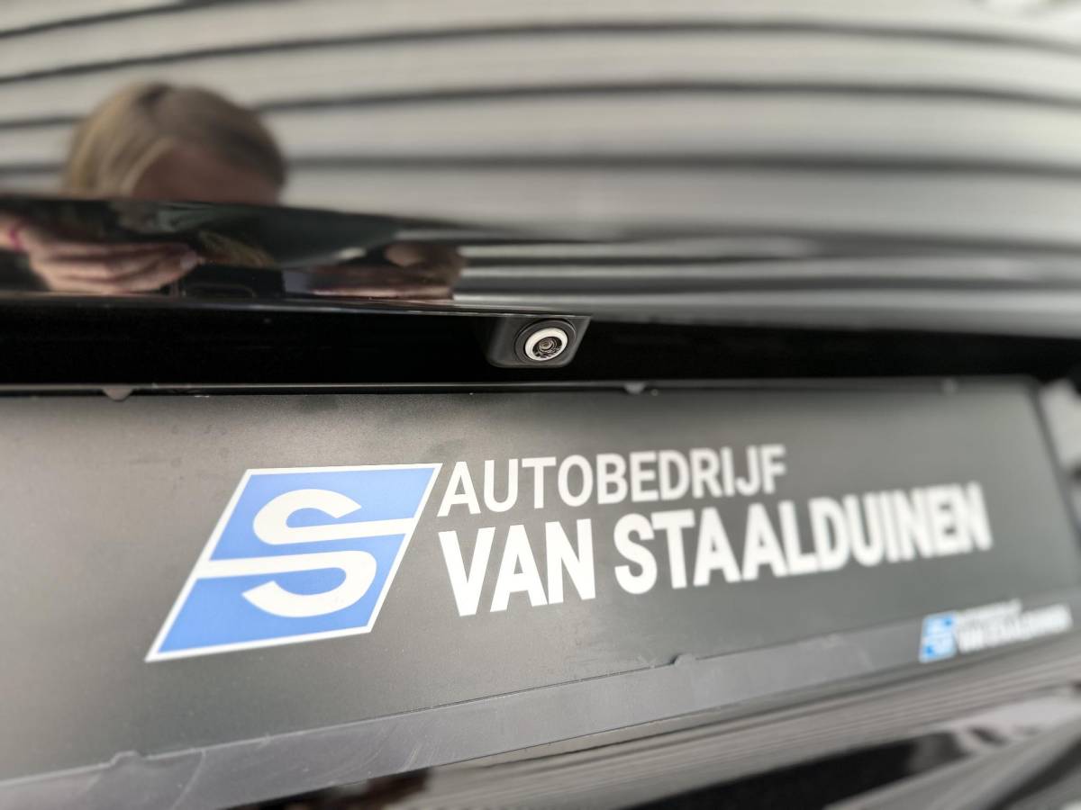 Opel Grandland Opel Grandland 1.6 Turbo Plug-In Hybrid Elegance | Lage KM STAND | Camera achter | 225 PK | Parkeersensoren voor en achter | Apple carplay | Stuurwiel verwarming | NAVI