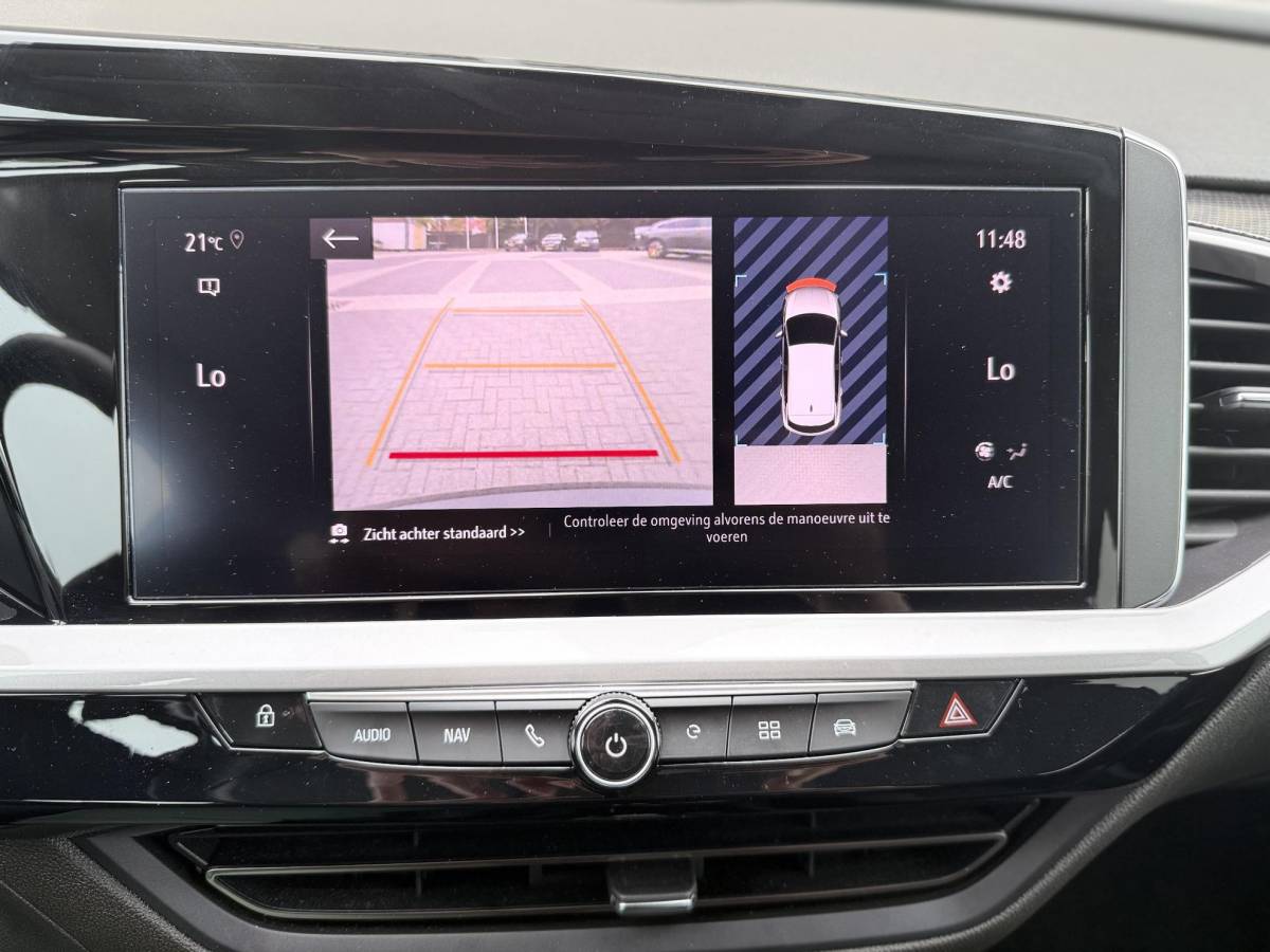 Opel Grandland Opel Grandland 1.6 Turbo Plug-In Hybrid Elegance | Lage KM STAND | Camera achter | 225 PK | Parkeersensoren voor en achter | Apple carplay | Stuurwiel verwarming | NAVI