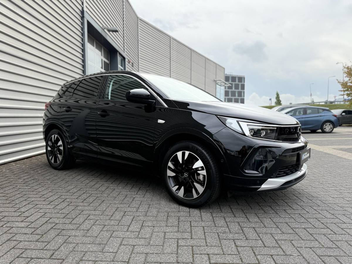 Opel Grandland Opel Grandland 1.6 Turbo Plug-In Hybrid Elegance | Lage KM STAND | Camera achter | 225 PK | Parkeersensoren voor en achter | Apple carplay | Stuurwiel verwarming | NAVI