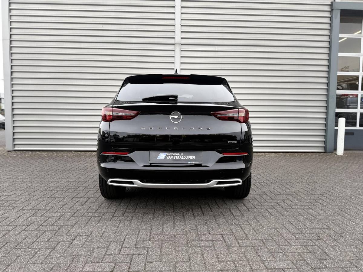 Opel Grandland Opel Grandland 1.6 Turbo Plug-In Hybrid Elegance | Lage KM STAND | Camera achter | 225 PK | Parkeersensoren voor en achter | Apple carplay | Stuurwiel verwarming | NAVI