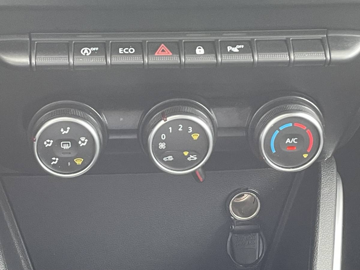 Dacia Duster Dacia Duster 1.3 TCe Prestige Navigatie, Airco, 17″Lm, Leder, Stoelverwarming, Trekhaak, Cruise Control, Achteruitrijcamera