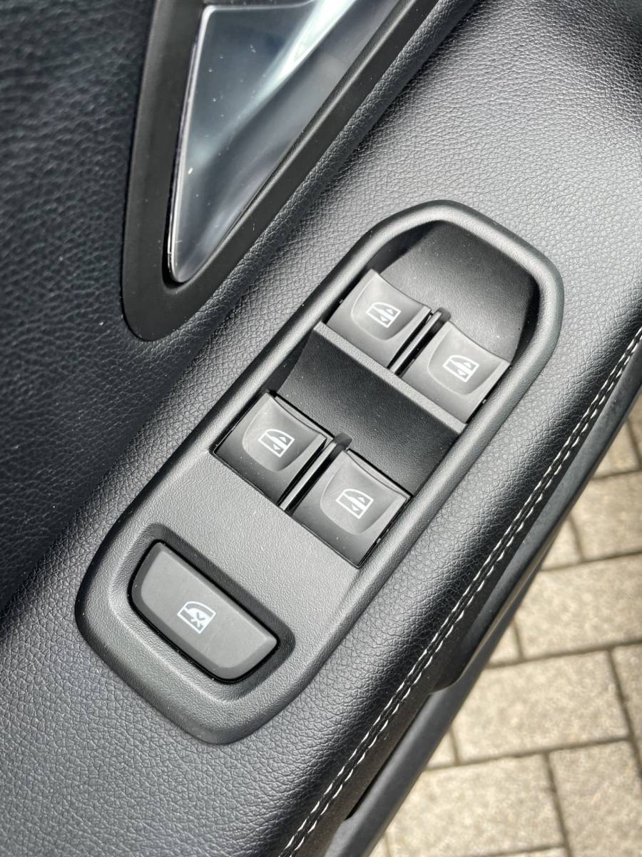 Dacia Duster Dacia Duster 1.3 TCe Prestige Navigatie, Airco, 17″Lm, Leder, Stoelverwarming, Trekhaak, Cruise Control, Achteruitrijcamera