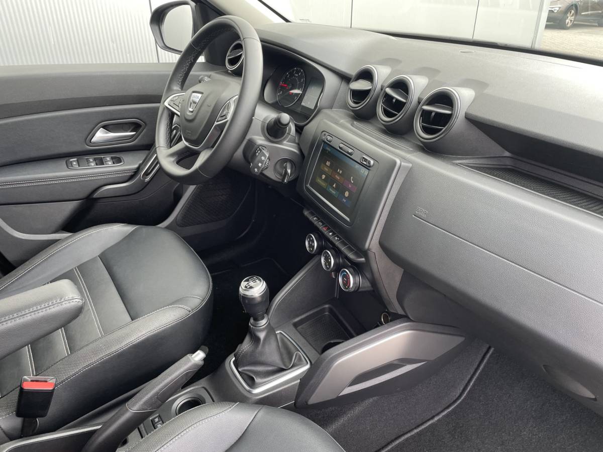 Dacia Duster Dacia Duster 1.3 TCe Prestige Navigatie, Airco, 17″Lm, Leder, Stoelverwarming, Trekhaak, Cruise Control, Achteruitrijcamera