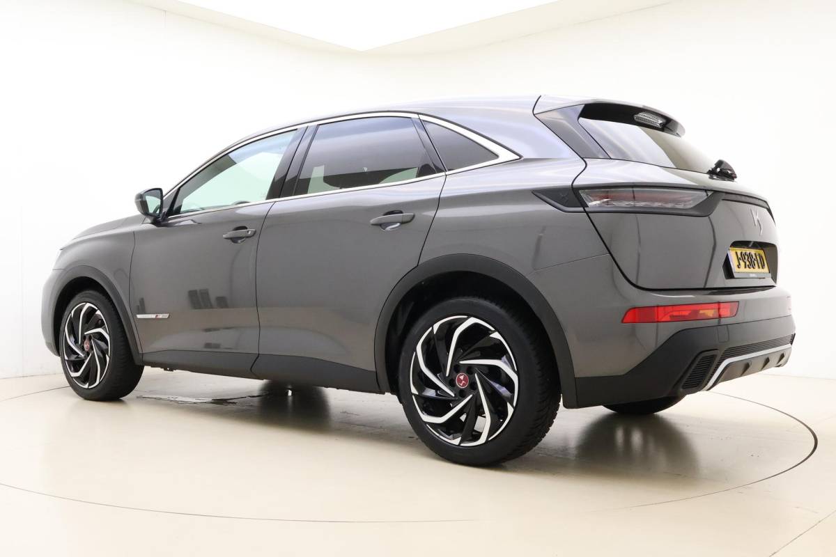 DS DS 7 DS 7 Crossback 1.2 PureTech Performance Line 130 PK | Handgeschakeld | Alcantara bekleding | Camera | Parkeersensor | Navigatie | Cruise Control | Licht metalen velgen | 1e eigenaar