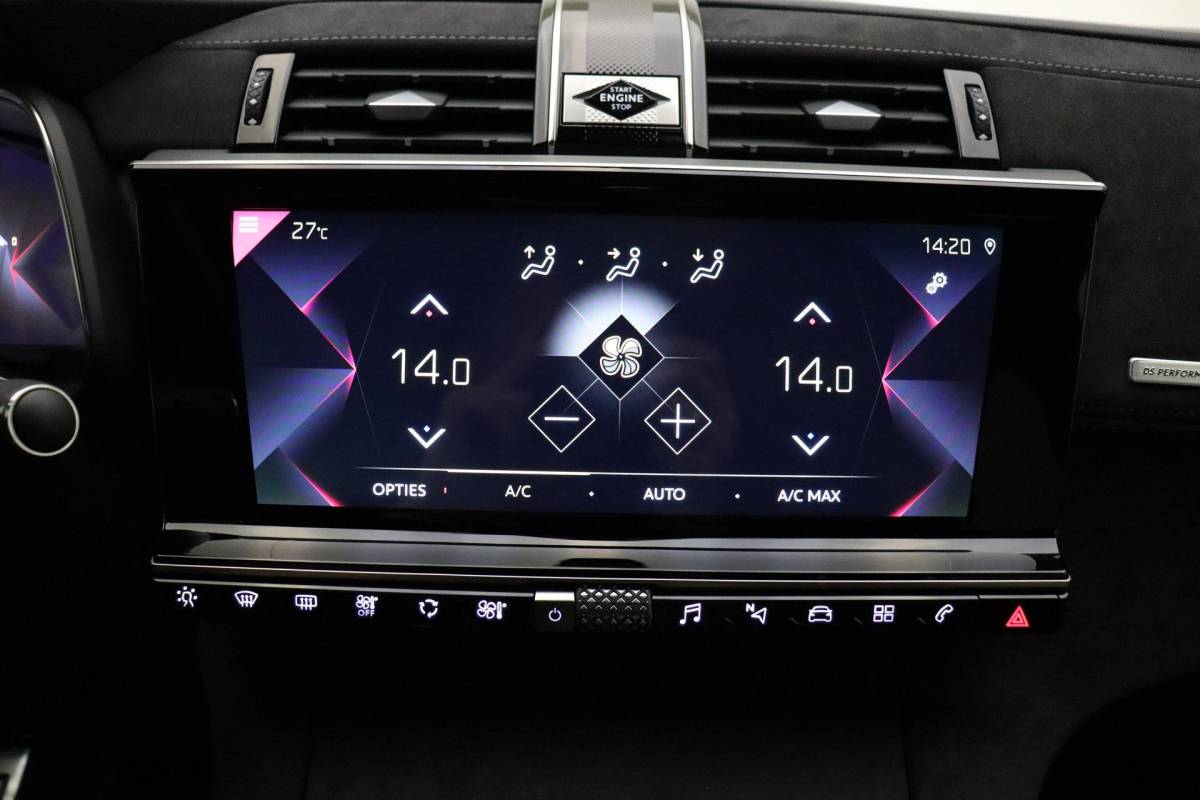 DS DS 7 DS 7 Crossback 1.2 PureTech Performance Line 130 PK | Handgeschakeld | Alcantara bekleding | Camera | Parkeersensor | Navigatie | Cruise Control | Licht metalen velgen | 1e eigenaar