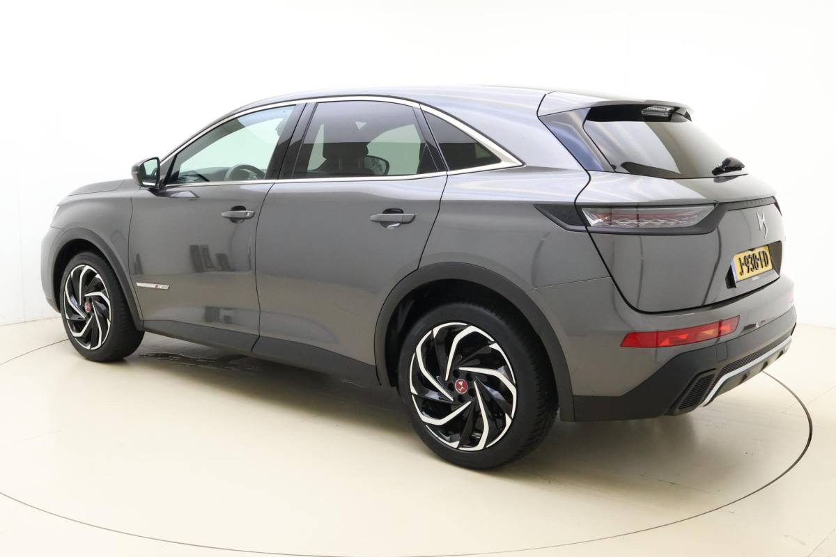 DS DS 7 DS 7 Crossback 1.2 PureTech Performance Line 130 PK | Handgeschakeld | Alcantara bekleding | Camera | Parkeersensor | Navigatie | Cruise Control | Licht metalen velgen | 1e eigenaar