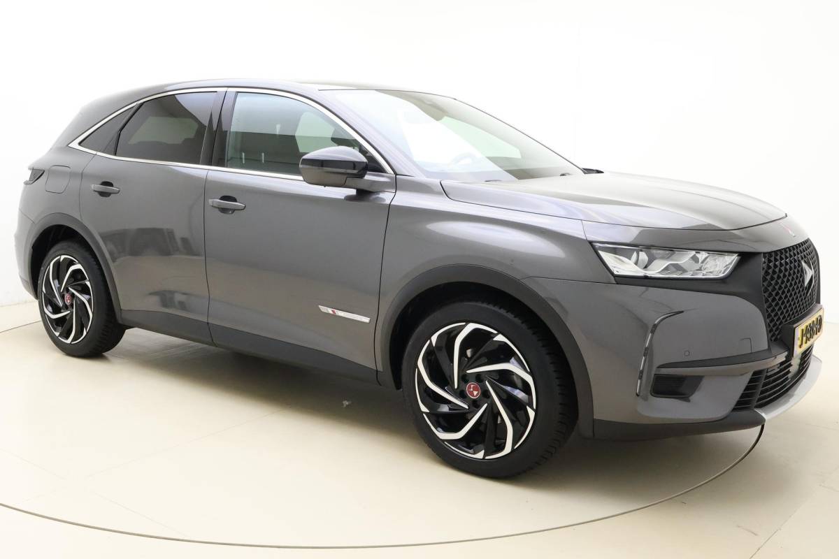 DS DS 7 DS 7 Crossback 1.2 PureTech Performance Line 130 PK | Handgeschakeld | Alcantara bekleding | Camera | Parkeersensor | Navigatie | Cruise Control | Licht metalen velgen | 1e eigenaar