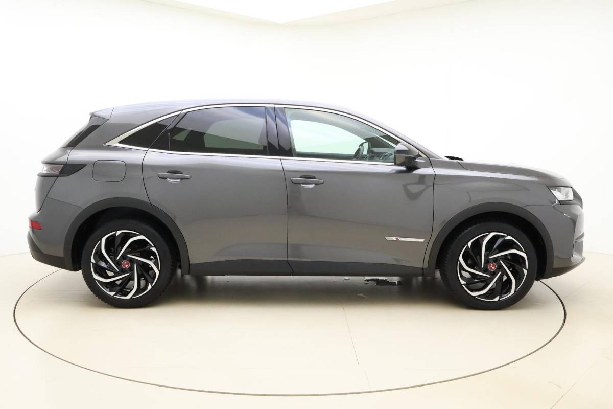 DS DS 7 DS 7 Crossback 1.2 PureTech Performance Line 130 PK | Handgeschakeld | Alcantara bekleding | Camera | Parkeersensor | Navigatie | Cruise Control | Licht metalen velgen | 1e eigenaar