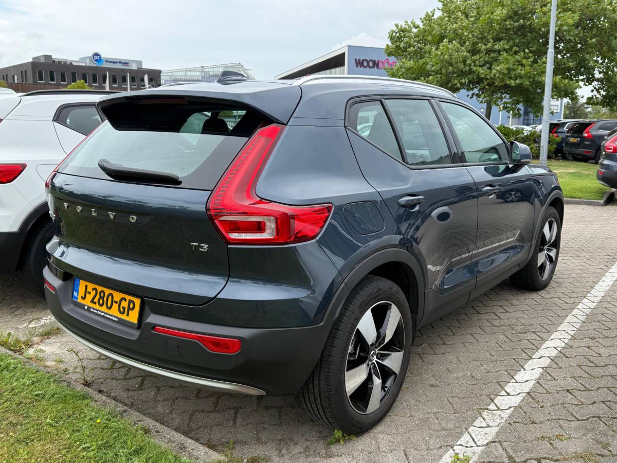 Volvo XC40 Volvo XC40 T3 163pk Automaat Business Pro / 20.000 km’s / 1e Eig. / 360 Camera / Elektr. Stoelen / Leder / ACC / BLIS Trekhaak / 19” / Keyless / Alarm Klasse 3 / DAB /