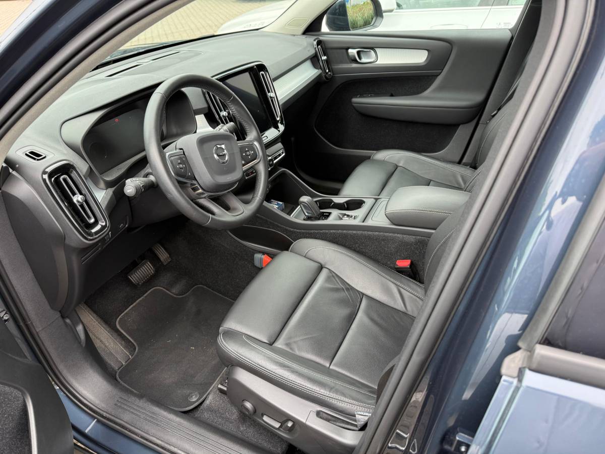 Volvo XC40 Volvo XC40 T3 163pk Automaat Business Pro / 20.000 km’s / 1e Eig. / 360 Camera / Elektr. Stoelen / Leder / ACC / BLIS Trekhaak / 19” / Keyless / Alarm Klasse 3 / DAB /