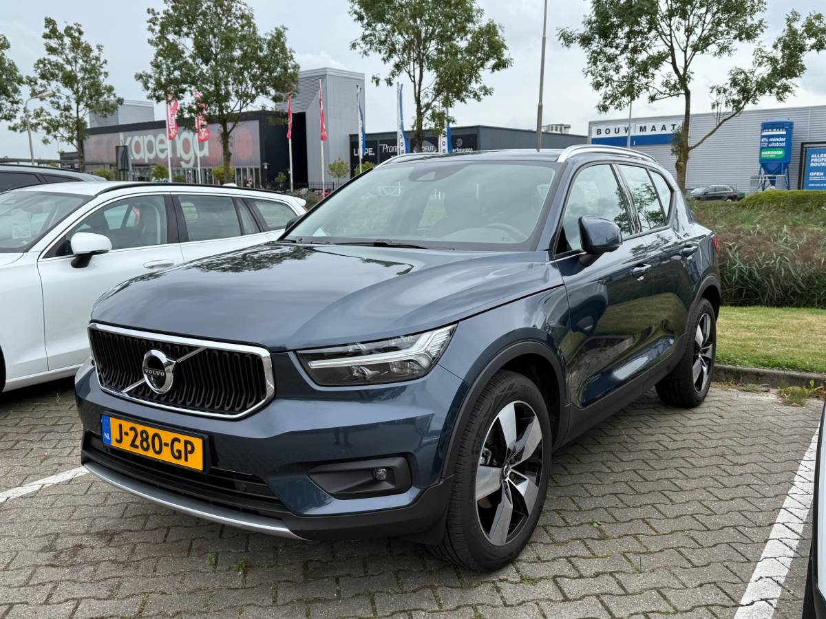 Volvo XC40 Volvo XC40 T3 163pk Automaat Business Pro / 20.000 km’s / 1e Eig. / 360 Camera / Elektr. Stoelen / Leder / ACC / BLIS Trekhaak / 19” / Keyless / Alarm Klasse 3 / DAB /