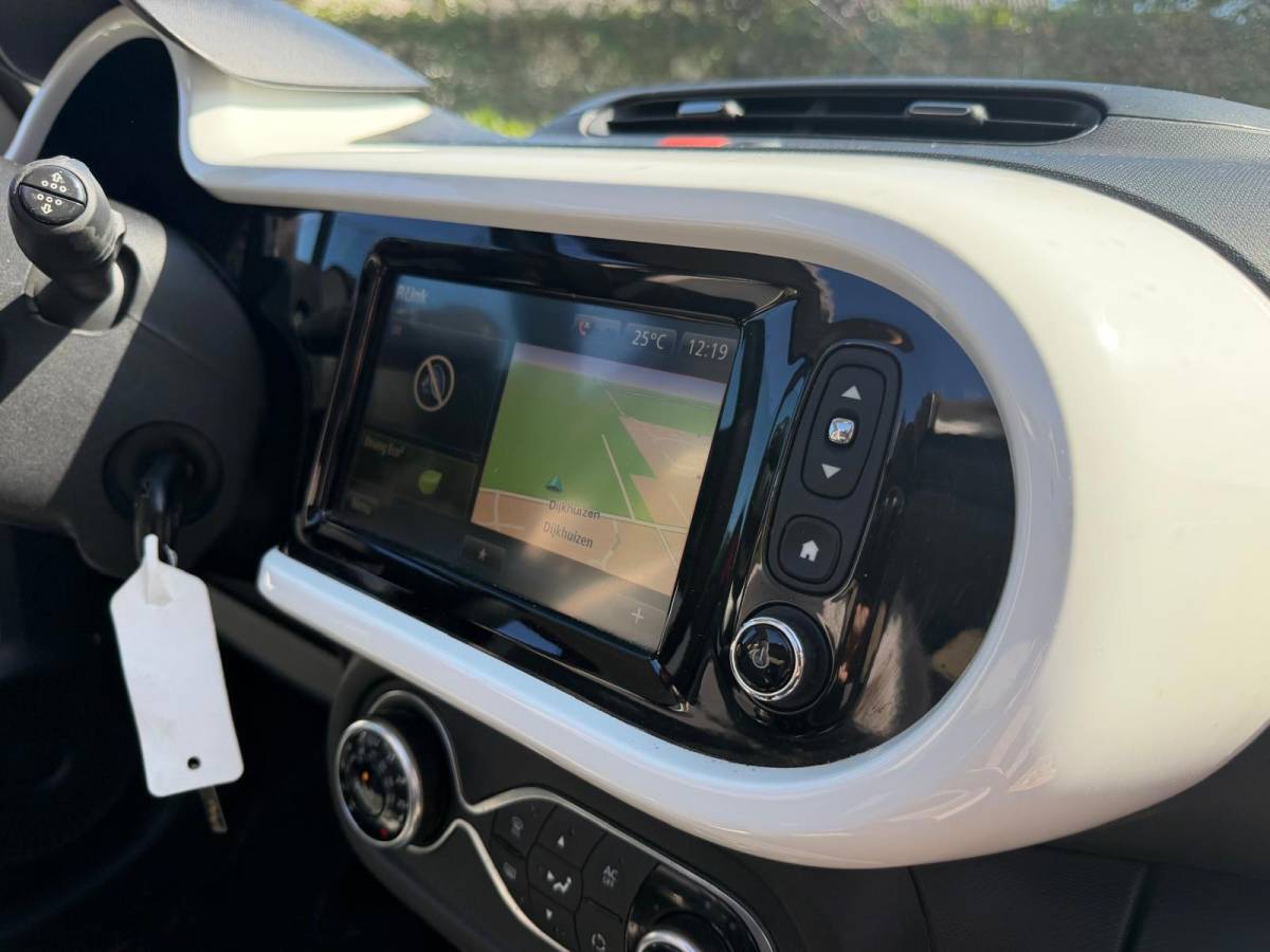 Renault Twingo Renault Twingo 1.0 SCe Dynamique-SCHUIFDAK-STOELVERW-NAVI-CAMERA-