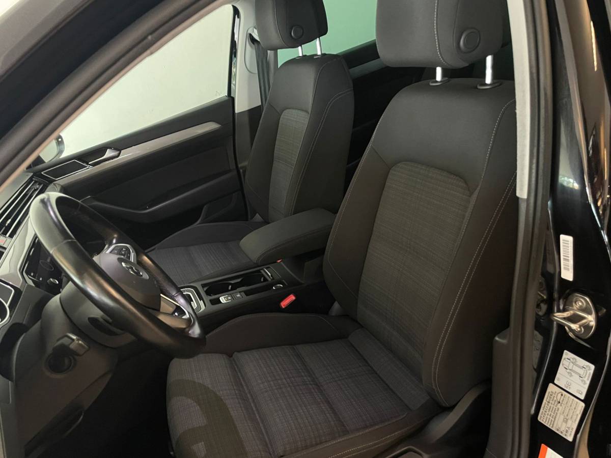 Volkswagen Passat Volkswagen Passat Variant 1.5 TSI DSG AUTOMAAT AIRCO CLIMA NAVI CRUISE APPLE CARPLAY PDC PRIVACY GLAS TREKHAAK ZEER NETTE AUTO