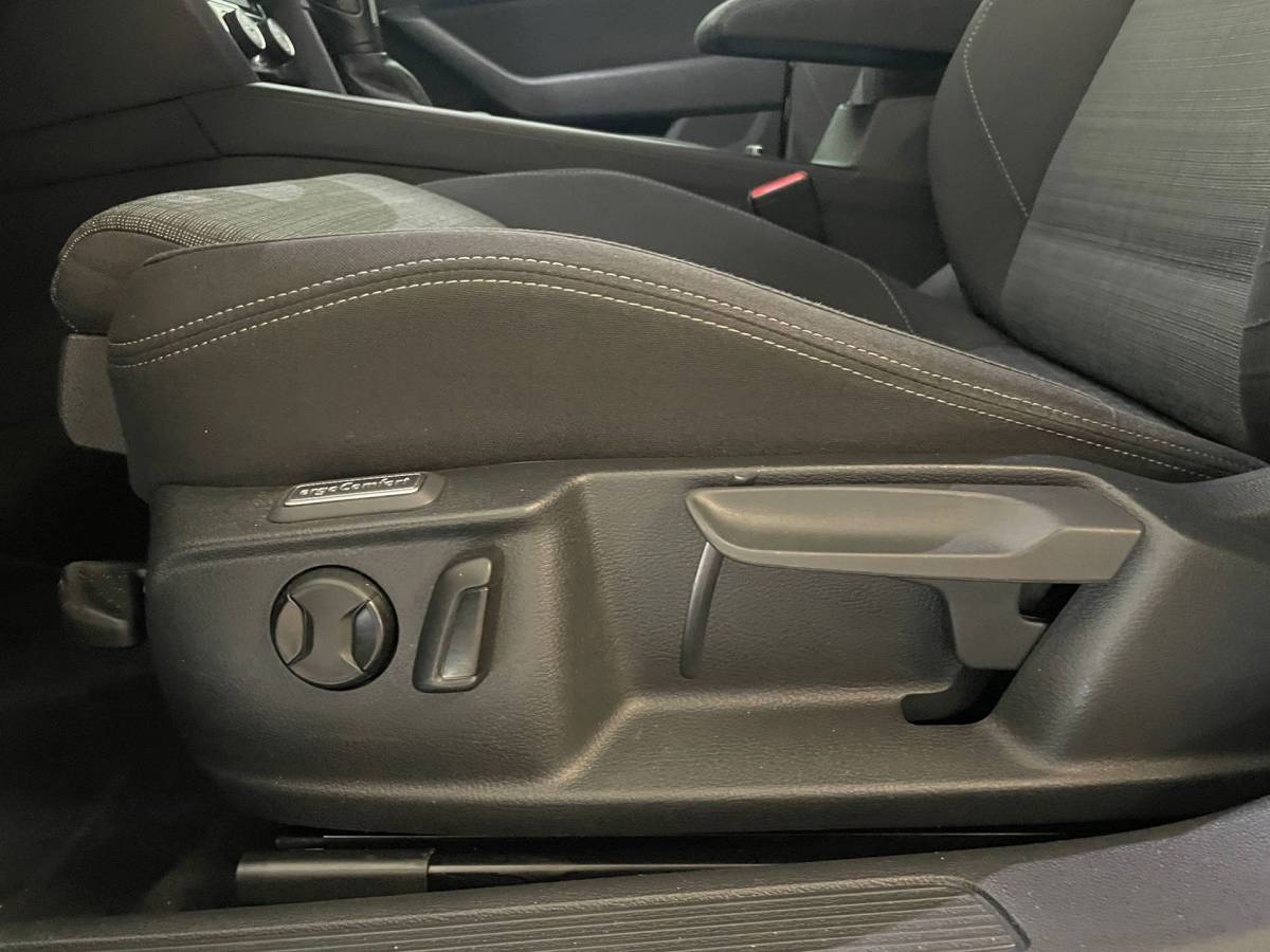 Volkswagen Passat Volkswagen Passat Variant 1.5 TSI DSG AUTOMAAT AIRCO CLIMA NAVI CRUISE APPLE CARPLAY PDC PRIVACY GLAS TREKHAAK ZEER NETTE AUTO