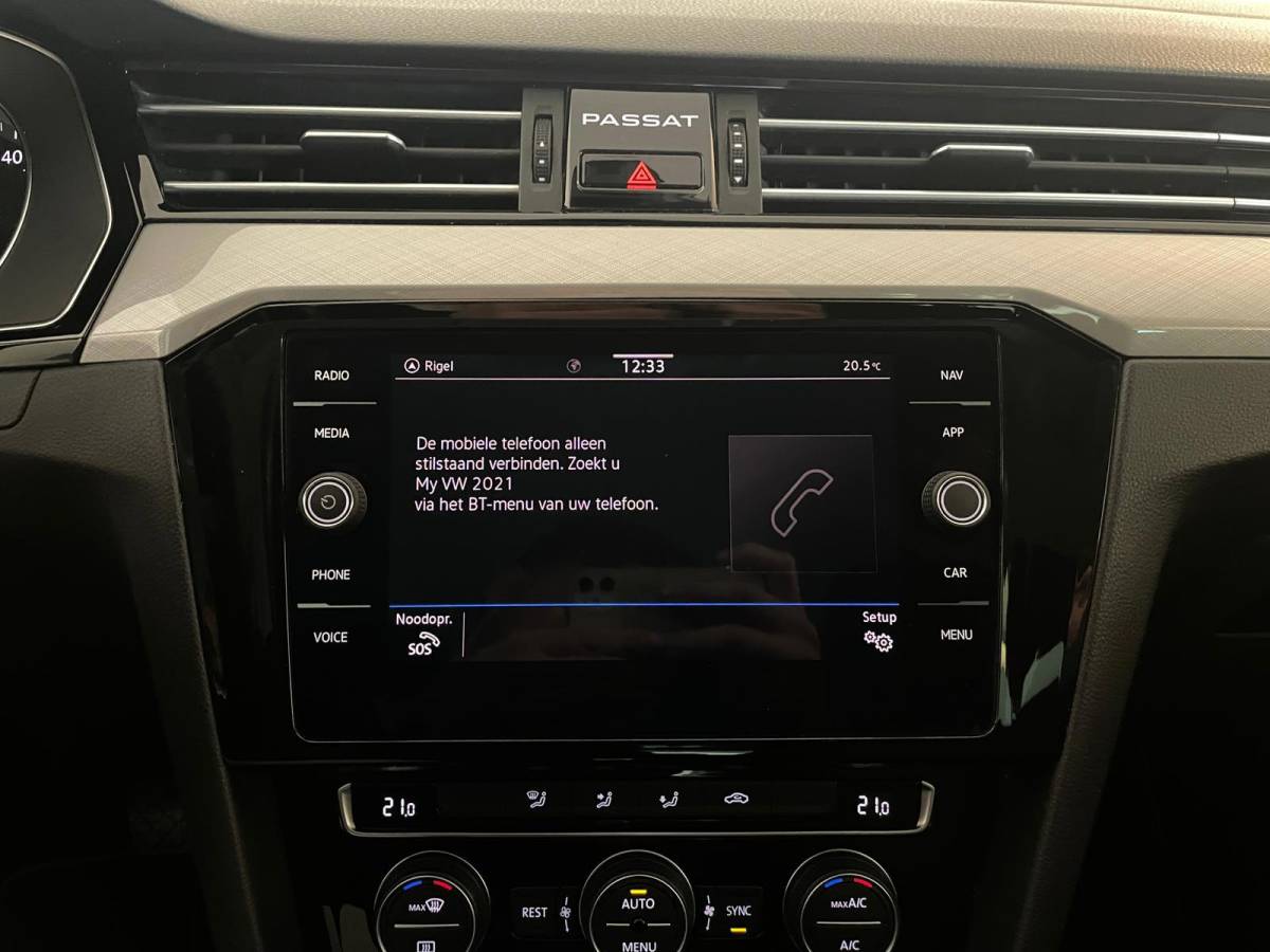 Volkswagen Passat Volkswagen Passat Variant 1.5 TSI DSG AUTOMAAT AIRCO CLIMA NAVI CRUISE APPLE CARPLAY PDC PRIVACY GLAS TREKHAAK ZEER NETTE AUTO