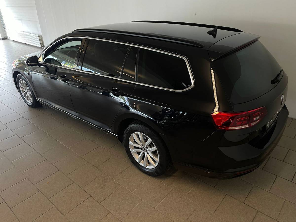 Volkswagen Passat Volkswagen Passat Variant 1.5 TSI DSG AUTOMAAT AIRCO CLIMA NAVI CRUISE APPLE CARPLAY PDC PRIVACY GLAS TREKHAAK ZEER NETTE AUTO