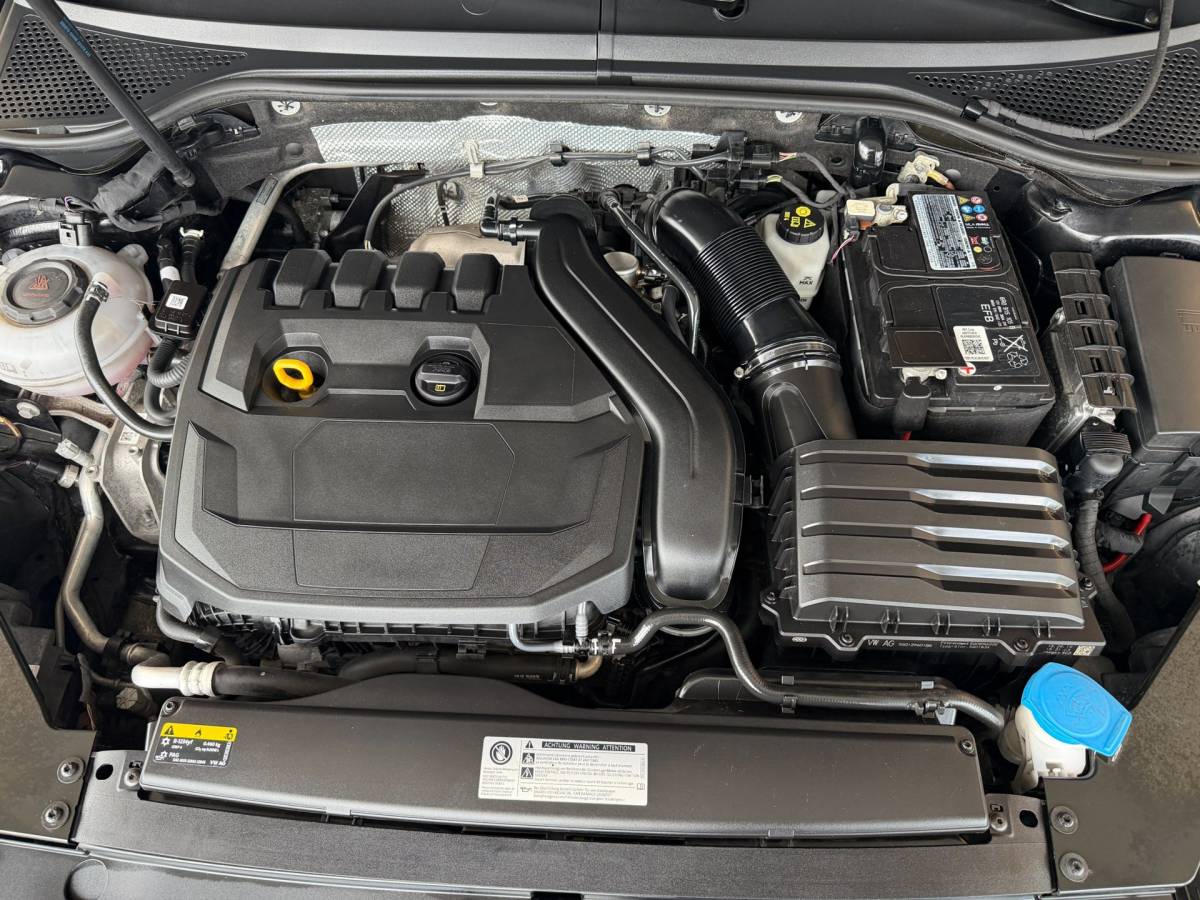 Volkswagen Passat Volkswagen Passat Variant 1.5 TSI DSG AUTOMAAT AIRCO CLIMA NAVI CRUISE APPLE CARPLAY PDC PRIVACY GLAS TREKHAAK ZEER NETTE AUTO