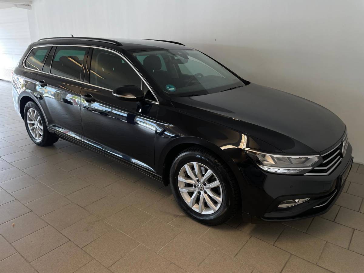 Volkswagen Passat Volkswagen Passat Variant 1.5 TSI DSG AUTOMAAT AIRCO CLIMA NAVI CRUISE APPLE CARPLAY PDC PRIVACY GLAS TREKHAAK ZEER NETTE AUTO