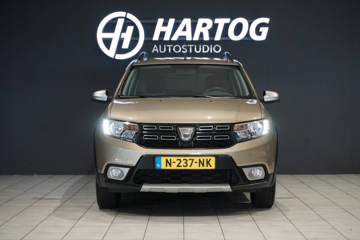 Dacia Sandero Stepway Dacia Sandero 0.9 TCe SL Stepway + CAMERA / NAVI / DAB / SENSOREN / CRUISE CONTROL