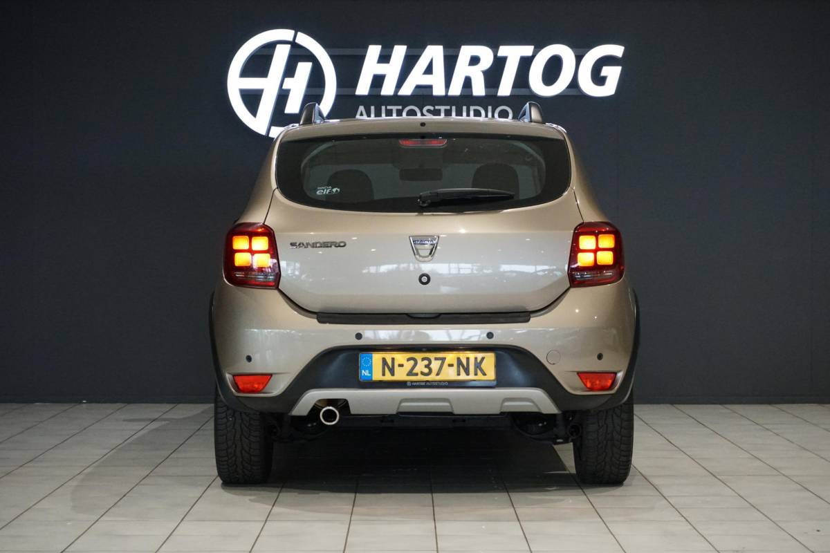 Dacia Sandero Stepway Dacia Sandero 0.9 TCe SL Stepway + CAMERA / NAVI / DAB / SENSOREN / CRUISE CONTROL