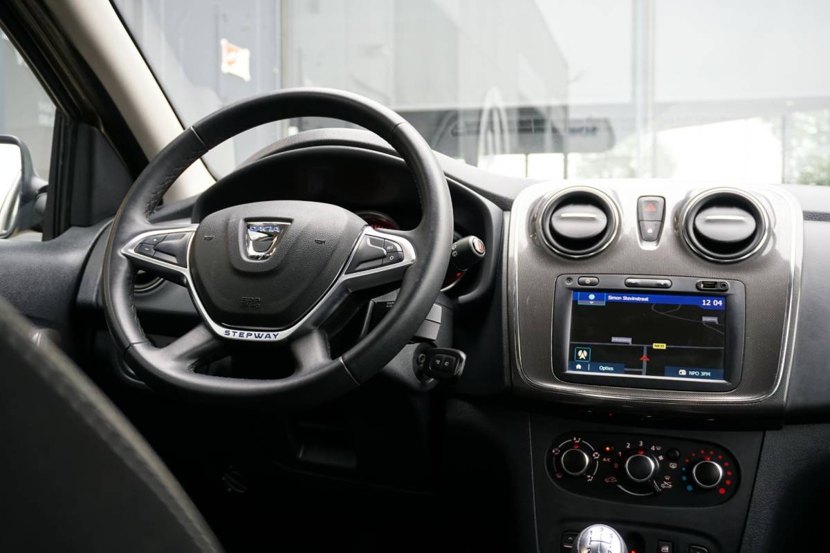 Dacia Sandero Stepway Dacia Sandero 0.9 TCe SL Stepway + CAMERA / NAVI / DAB / SENSOREN / CRUISE CONTROL