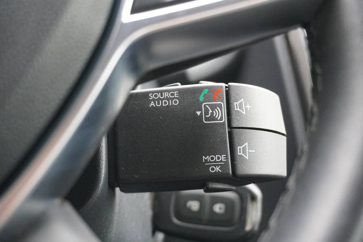 Dacia Sandero Stepway Dacia Sandero 0.9 TCe SL Stepway + CAMERA / NAVI / DAB / SENSOREN / CRUISE CONTROL