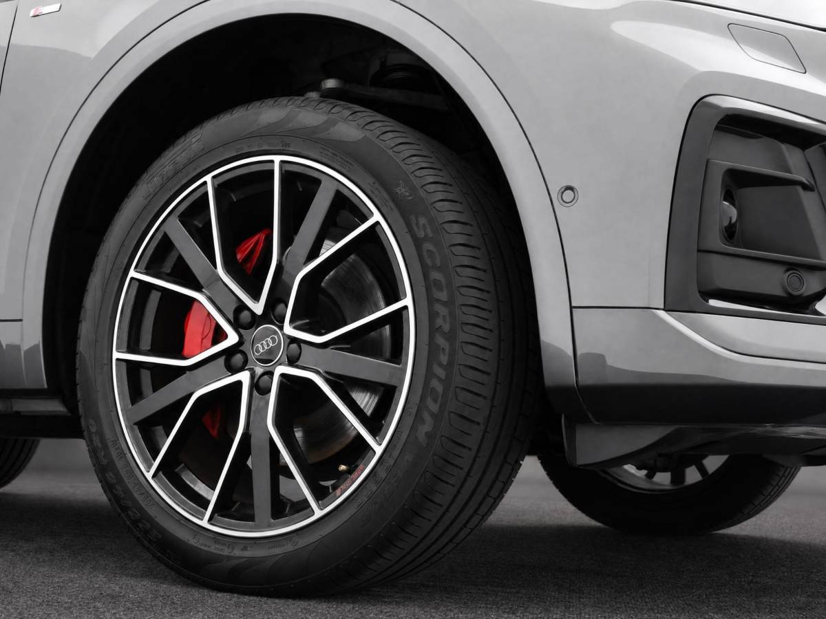 Audi Q5 Audi Q5 Sportback 55 TFSIe 367pk S-tronic S edition · Panoramadak · 360 Camera · Elek. Achterklep · Apple/Android Car Play · Navigatie · 20” Inch ·